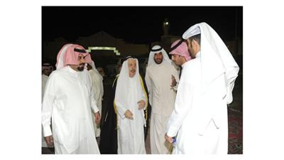 فلاح بن جامع اثناء وصوله الى ديوان بن مرعي وفي استقباله محمد بن مرعي