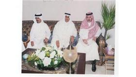 ناصر العريفان متوسطا سلمان البدران والعوام في ديوان اللغيصم