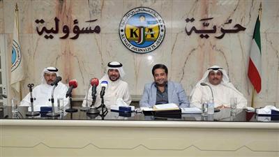 المتحدثون في ندوة «الاعلام والتنمية»
