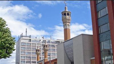 بريطانيا تحتفي برمضان ببث آذان الفجر تلفزيونياً وتوزيع وجبات افطار