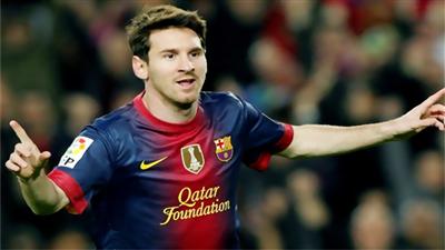 ميسي يعود إلى برشلونة بعد تعافيه في الأرجنتين