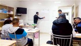 جانب من دورة تأهيل مرشدي الغوص