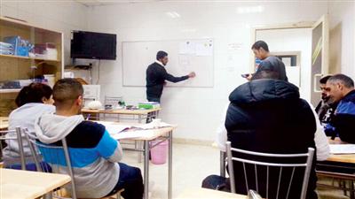 جانب من دورة تأهيل مرشدي الغوص
