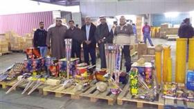 فريق العمل مع الالعاب النارية