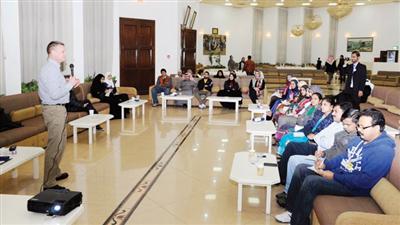 د.توركليد من الدنمارك محاضرا في ورشة العمل (تصوير: محمد قطوف)