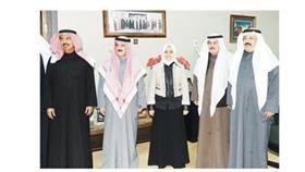 الوزيرة هند الصبيح اثناء استقبال المهنئين