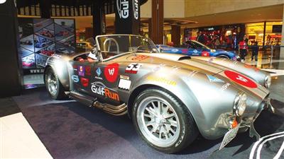 «الوطنية للاتصالات» ترعى معرض GulfRun للسيارات