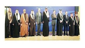 الشيخ صباح الخالد مع المشاركين في الاجتماع الوزاري للحوار بين دول التعاون والصين