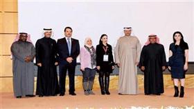 الوزير متوسطا د.افراح الصراف ود.طارق الجسار ود.رجاء دشتي ود.أديبة الحرز ود.جمال الحربي ود.محمد الجار الله