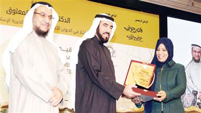 د.طارق السويدان ود.عصام البشير وعدد من الحضور