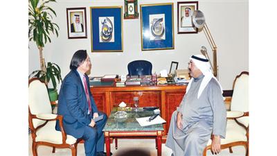 الشيخ ناصر الصباح مستقبلا سفير منغوليا