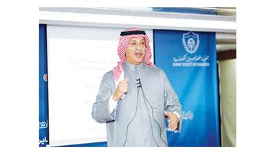 الشيخ صباح الناصر يقدم عرضا عن مشروع فزعة