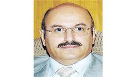 السفير عبدالعال القناعي