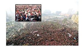 المصريون وضعوا تمثالاً للسيسي في «التحرير»