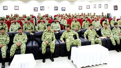 المشاركون في دورة الضباط الاختصاص