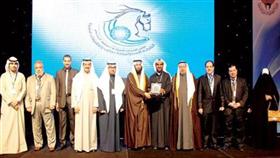 الوزير نايف العجمي اثناء تكريم المشاركين