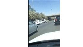 بالفيديو/ مغامرة الهروب.. مطاردة مثيرة بين «خروف» وصاحبه على «دائري» الرياض