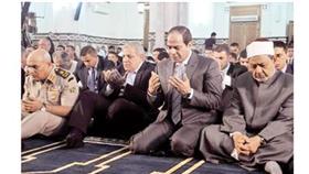 الرئيس السيسي يتوسط الإمام الأكبر ورئيس الحكومة