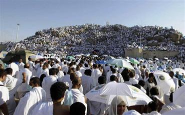 أصابة خمسة حجاج بعد سقوطهم من جبل في منى