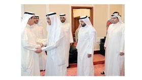 الوزير عبدالعزيز الإبراهيم أثناء استقباله المهنئين بعيد الأضحى (تصوير: إسماعيل عبدالقادر)