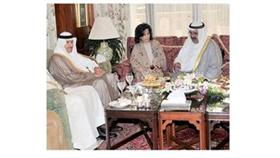 الشيخ ناصر صباح الأحمد أثناء زيارته رئيس هيئة السياحة بالسعودية الأمير سلطان بن سلمان والشيخة مي آل خليفة