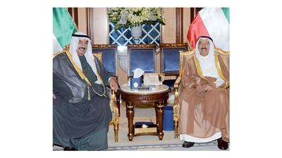 سمو الأمير مستقبلاً سمو الشيخ ناصر المحمد