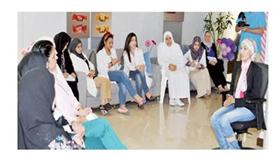 بتول تارا فالا تستعرض تجربتها مع مرضى السرطان  (تصوير: الأمجد محمود)