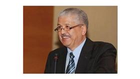 رئيس وزراء الجزائر يعلن تكفل الحكومة بـ12 مطلباً لأفراد الشرطة المحتجين