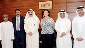 د.يعقوب الرفاعي يتوسط المديرين والعمداء