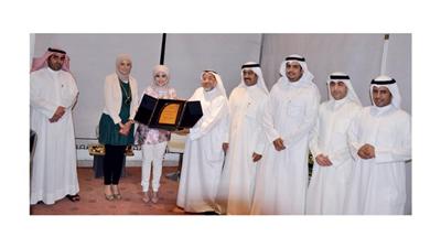 إياد الحمود مكرماً م.منار الحشاش