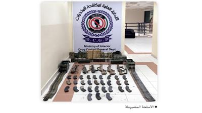 ضبط مواطن بحوزته 9 أسلحة متنوعة و5200 طلقة و200 مخزن معبأ