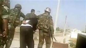 المرصد السوري: توثيق مقتل ألفي شخص في معتقلات النظام