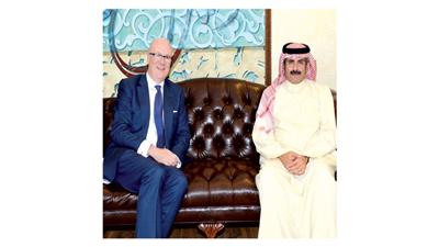 «كونا» ووكالة «برس اسوشيشن» البريطانية تبحثان تعزيز التعاون