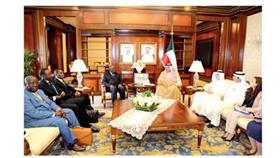 الشيخ صباح الخالد مستقبلاً وزير مالية توغو