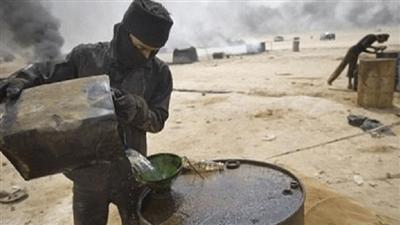 «داعش» يعرض رواتب «خيالية» لتشغيل منشآته النفطية