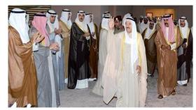 سمو الأمير اثناء وصوله الى حفل اختيار «اليونيسكو» للشيخ عبدالله الجابر كشخصية عالمية