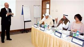 جانب من دورة «اقتصاديات البترول»