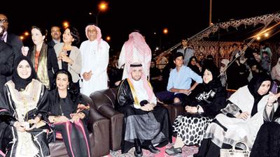 الشيخة أوراد الجابر ود.سميرة السعد في حفل عشاء مركز التوحد لضيوف المؤتمر