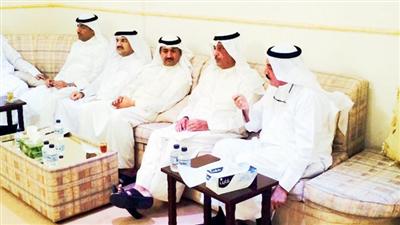 عبدالله معيوف متحدثا في الندوة