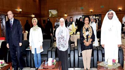 الشيخة فريحة الأحمد تتوسط عادل الراشد وباسمة الثلاب ولولوة صفر وبسام المحاميد