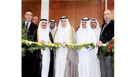 عبدالعزيز الخالدي يقص شريط الافتتاح