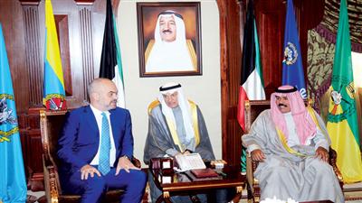 سمو نائب الأمير وولي العهد خلال استقباله رئيس وزراء ألبانيا