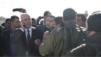 شرطة إسرائيل تحتجز موكب رئيس الحكومة الفلسطينية
