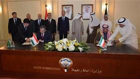 الشيخ صباح الخالد ووزير الخارجية الطاجيكي اثناء توقيع الاتفاقية