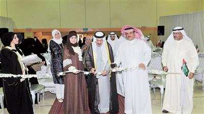محافظ الجهراء مفتتحا معرض خليجنا واحد
