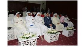 اياد الخرافي يتابع المناظرة