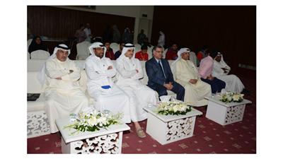 اياد الخرافي يتابع المناظرة