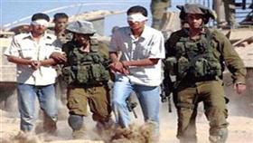 قوات إسرائيلية تعتقل 13 فلسطينيا من الضفة الغربية