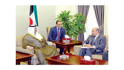 سمو رئيس الوزراء خلال استقباله رئيس البنك الأوروبي للإنشاء والتعمير