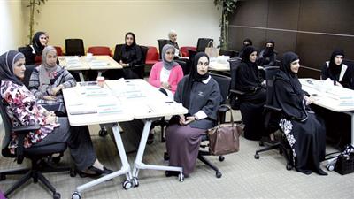 صورة للموظفات المشاركات بالبرنامج